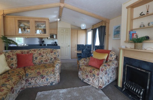 Amlwch Cottage | CAE CARREG, pet friendly, country holiday cottage in Cemaes Bay