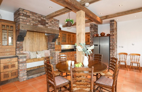 Cemaes Bay Cottage | CAERDEGOG GANOL, pet friendly, with open fire in Cemaes Bay