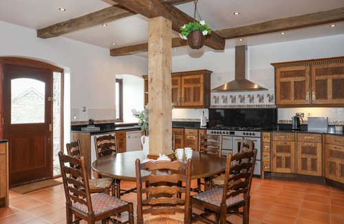 Cemaes Bay Cottage | CAERDEGOG GANOL, pet friendly, with open fire in Cemaes Bay