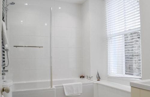Salcombe House | Caerleon - Cottage