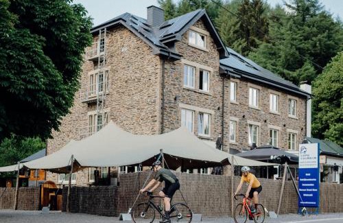 Houffalize Hotel | Café Coureur Houffalize