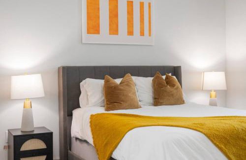 Vickery Meadow Apartment | Cafe Amor - Suite w Resort Amenities by Midtown