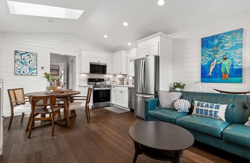 Pacific Beach House | Cake by the Ocean: Dog Friendly, Hot Tub