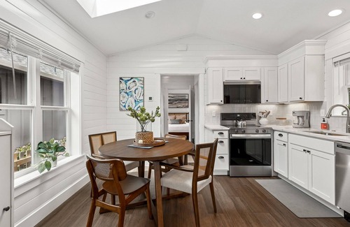 Pacific Beach House | Cake by the Ocean: Dog Friendly, Hot Tub