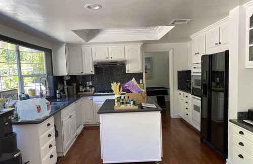 Calabasas House | Calabasas Oasis Retreat w/Pool,Jacuzzi,Gym &more!