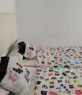 Calais House | Calaisis room bed