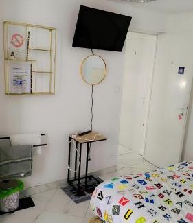 Calais House | Calaisis room bed