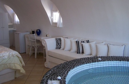 Megalochori Villa | Caldera View Private Villa