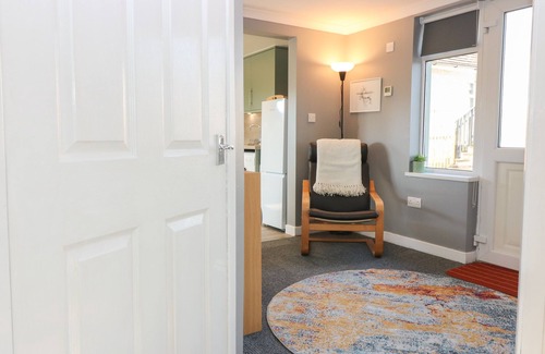 Lanark Cottage | CALDWELL COTTAGE, pet friendly, with a garden in Lanark