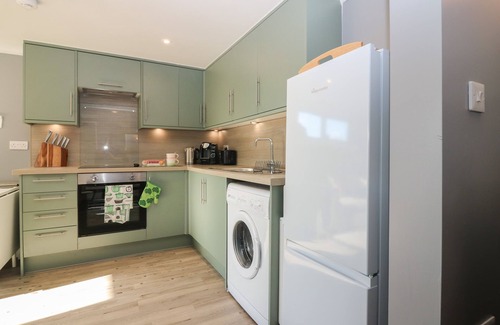 Lanark Cottage | CALDWELL COTTAGE, pet friendly, with a garden in Lanark
