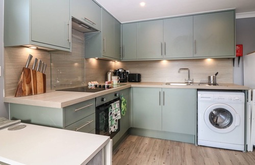 Lanark Cottage | CALDWELL COTTAGE, pet friendly, with a garden in Lanark