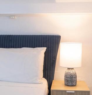Port Fairy Hotel | Caledonian Inn - The Stump