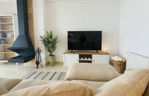 Calella de Palafrugell Apartment | Calella - La Pineda. Walking distance to Beach, w/ swimming pool & parking.