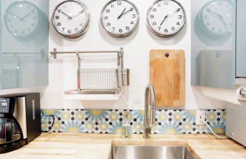 Lucerne - Higuera House | California Dreaming in a Culver City Bungalow