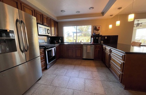 Corona House | California Style and comfort! 4 bedroom House in South Corona!