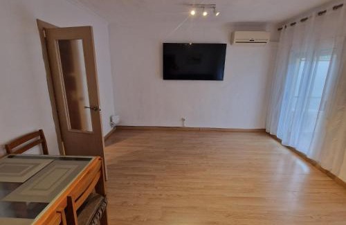 Vista Hermosa Apartment | Calle de Dona Dolsa n6, 2Dcha