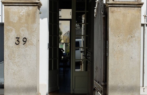 Roucas-Blanc Apartment | Calm and delightful under the eye of "Bonne mère"