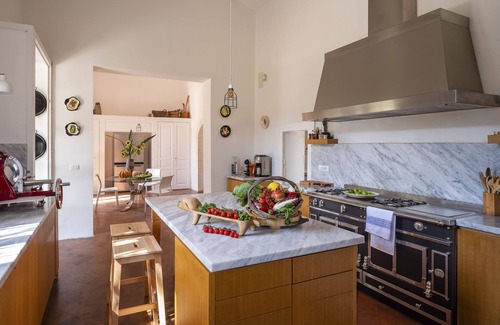 Noto House | Calm and serenity in the heart of a nature reserve, 5 km from the sea.