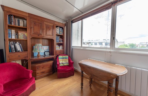 12th Arrondissement Apartment | Calm Apt. for 6, with an exquisite view over the forest LET