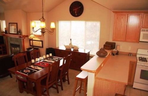 Klamath Falls House | Calm, Class & Comfort at the Running Y Ranch Resort
