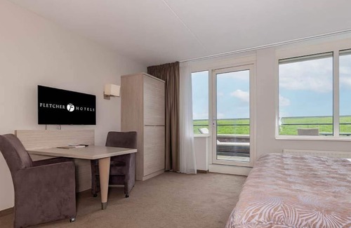 Kamperland Hotel | Calm & Cozy Vibe | Rejuvenating Escape w/Wellness & Pool Access | Free Parking