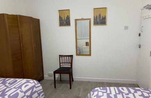 Wyken House | Calm house twin beds