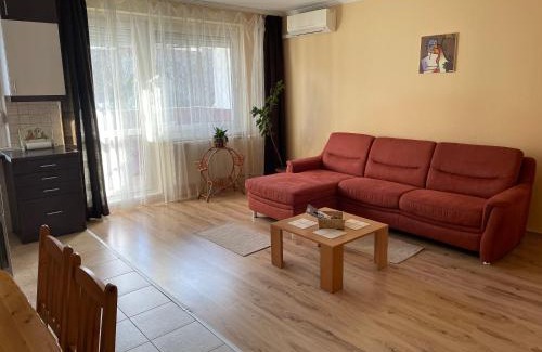 Romaifurdo Apartment | Calm island near the Danube Apartment - free parking