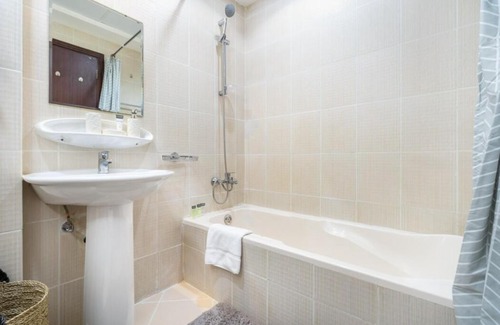 Dubai Sports City Apartment | Calm Studio Apartment Right by the Golf Courses in Sports City
