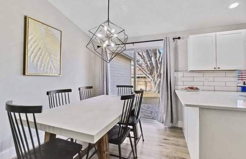 Nampa House | Calming 3 bedroom home with designer details in Na