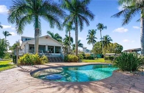 Alabama Grove Terrace House | Caloosahatchee Riverfront Paradise