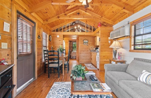Wears Valley House | Calvery Tiny Home~Pigeon Forge