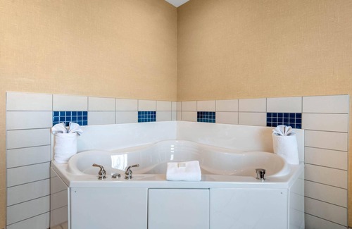 Uniontown Hotel | Cambria Hotel Akron - Canton Airport
