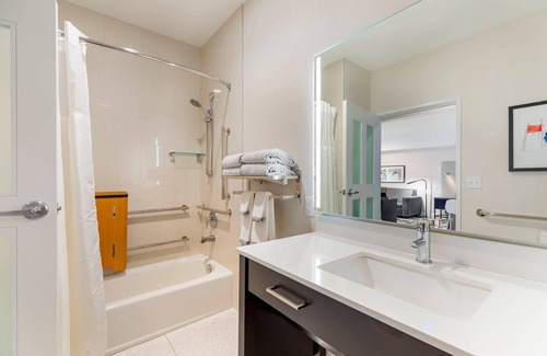 Copper Mountain Village Hotel | Cambria Hotel Copper Mountain