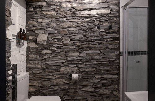 Windermere Hotel | Cambridge House | Super King Room | Pet Friendly