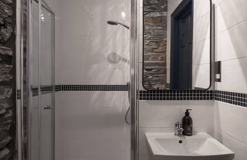 Windermere Hotel | Cambridge House | Super King Room | Pet Friendly