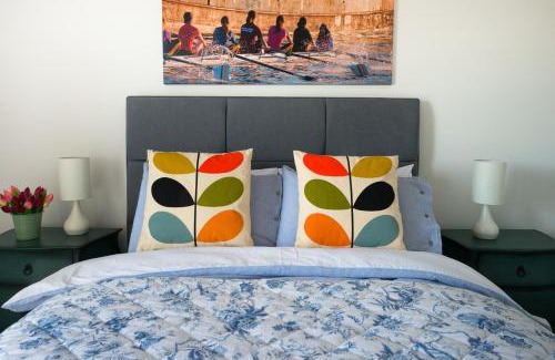 Cambridge Apartment | Cambridge Orchard Apartments - 2 double bedrooms
