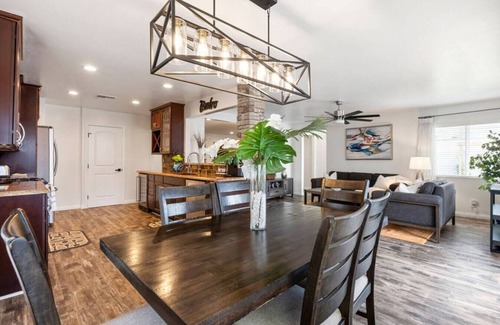 The Plaza House | Cambridge Residencia | Pool Heat Spa | EV Charger