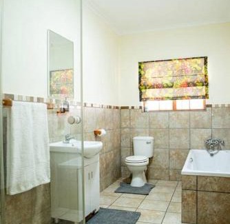 Graaff-Reinet Apartment | Camderest House