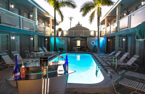 Clearwater Beach Hotel | Camelot Beach Suites