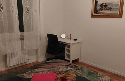 Pistoia House | Camera "La Rosa"