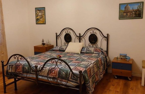 Pistoia House | Camera "La Rosa"