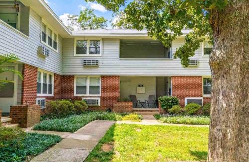 Southwest Raleigh Apartment | Cameron Village Modern Stylish Condo