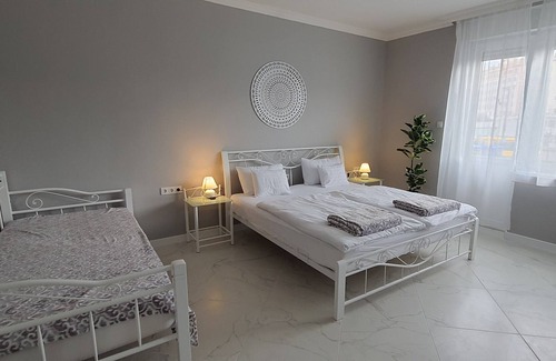 Krisztinavaros Apartment | Camille studio apartman - 12