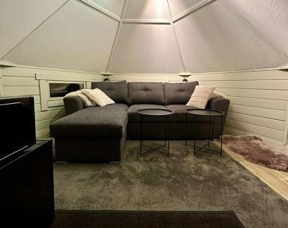 Jukkasjarvi Ski Chalet | Camp Caroli Hobbit Hut