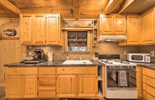 Camp Connell Cabin | Camp Connell Cabin Near Vineyards & Hiking