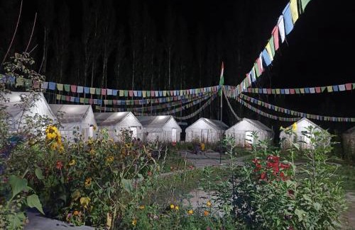 Hunder Other | Camp Laschen Hunder