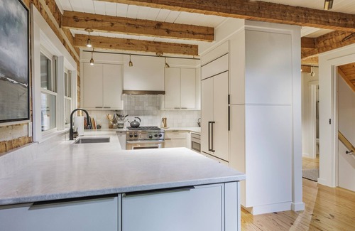 Clifftops House | Camp McGu: Lakefront, 3 Fireplaces + Firepit, Pizza Oven, Gorgeous Setting