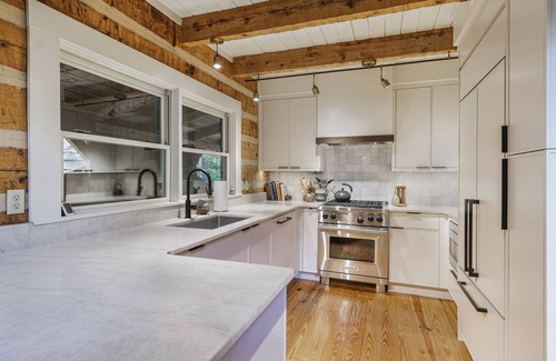 Clifftops House | Camp McGu: Lakefront, Boats Included, 3 Fireplaces + Firepit, Gorgeous Setting