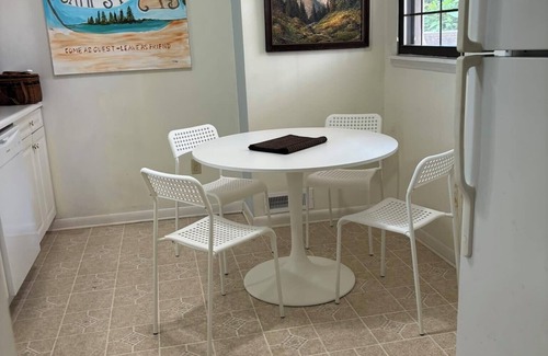 Mount Washington Apartment | Camp Sycamore – Your Cozy Pittsburgh Retreat!
