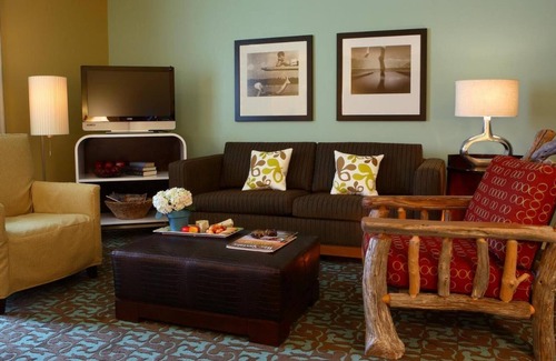Chelan Hotel | Campbell's Resort